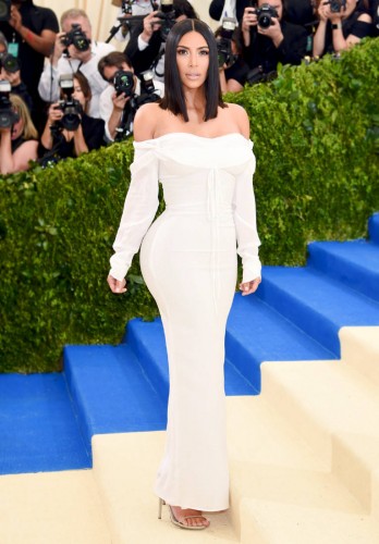 Kim Kardashian Goes Surprisingly Simple at the 2017 Met Gala Kim Kardashian Goes Surprisingly Simple at the 2017 Met Gala